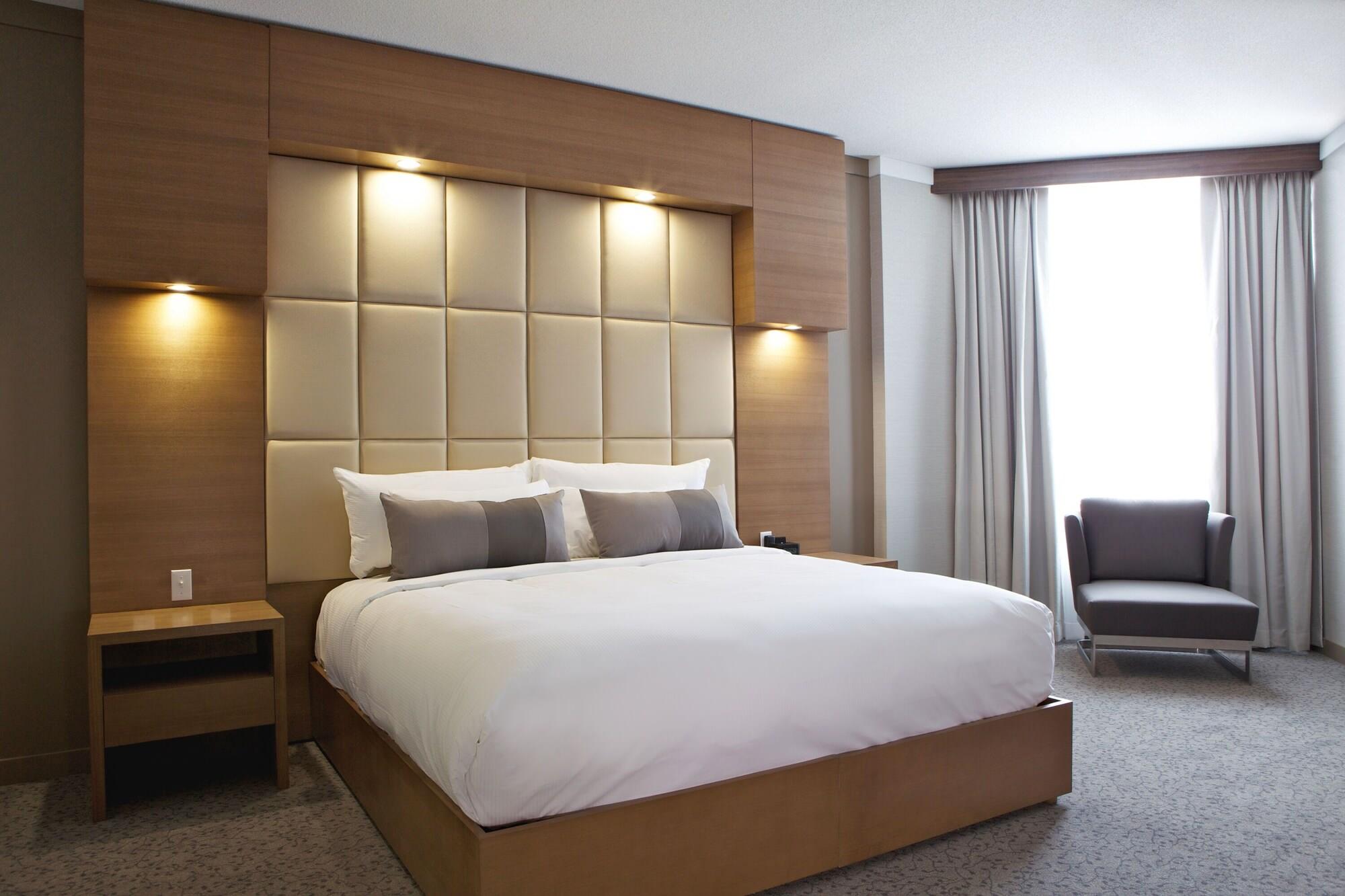 Grey Eagle Resort YYC Eksteriør billede