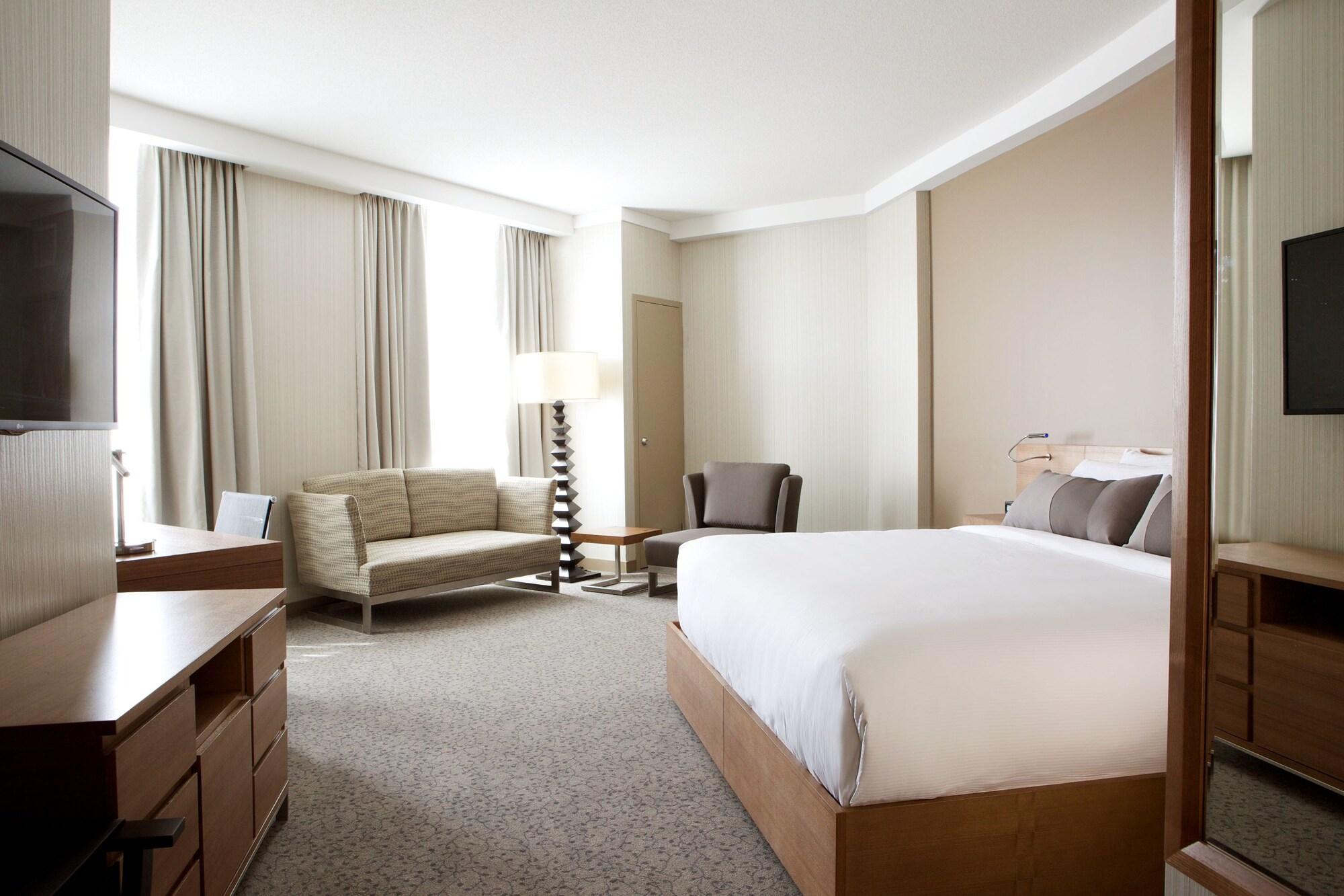 Grey Eagle Resort YYC Eksteriør billede
